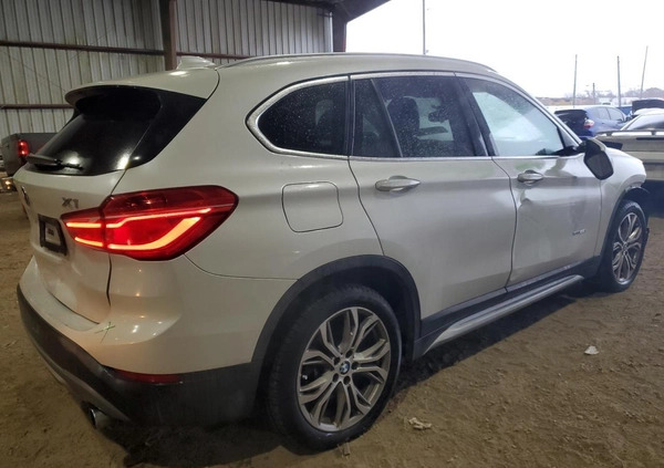 BMW X1 cena 51500 przebieg: 80065, rok produkcji 1986 z Warszawa małe 56